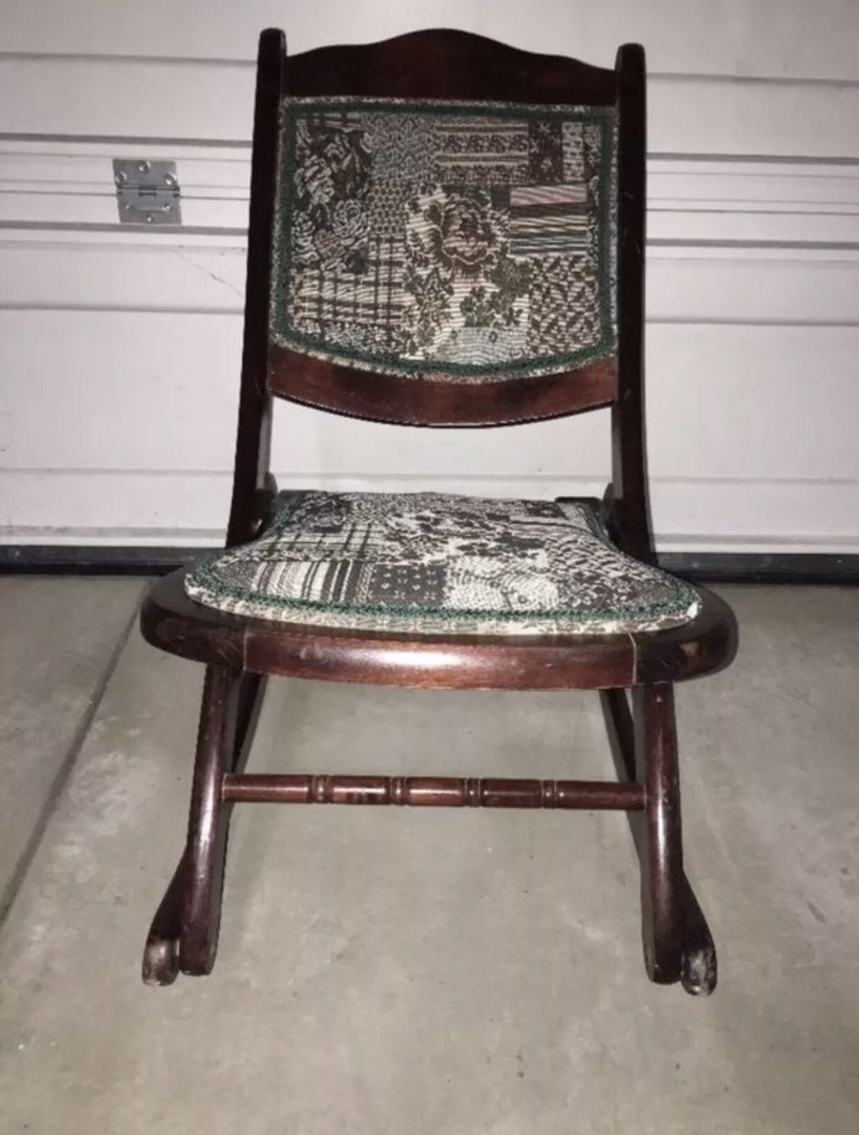 Beautiful Wood Folding Rocker Rocking Chair Tapestry Victorian Vintage Antique