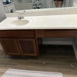 Bathroom Cabinets & Countertops 2 Vanities-60 in & 30 in / Cabinetes del Bano y Encimera con Lavabo