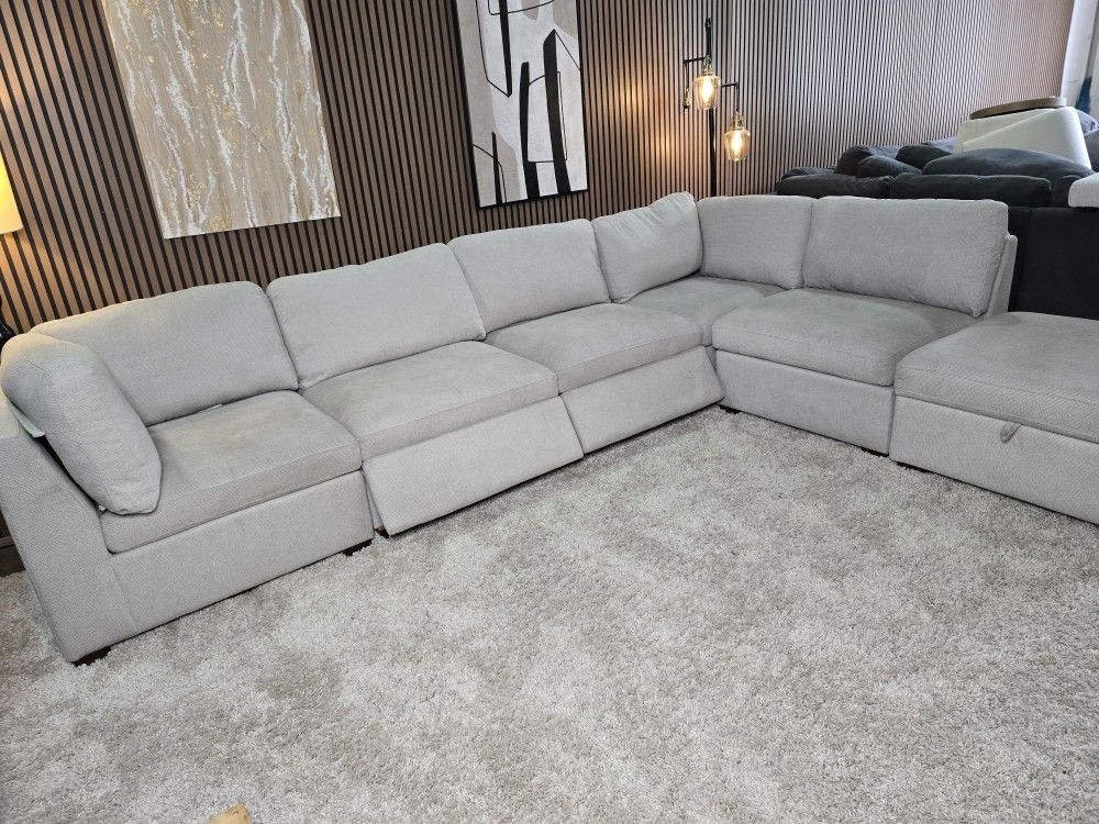 Thomasville Rockford 6-piece Fabric Modular Sectional with 2 Power Footrests Light Gray