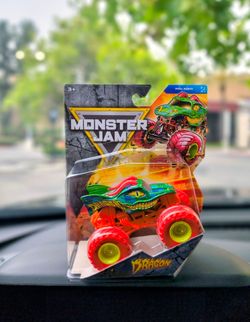 Spin Master Monster Jam Dragon Pixel Punk Series 45 Chase