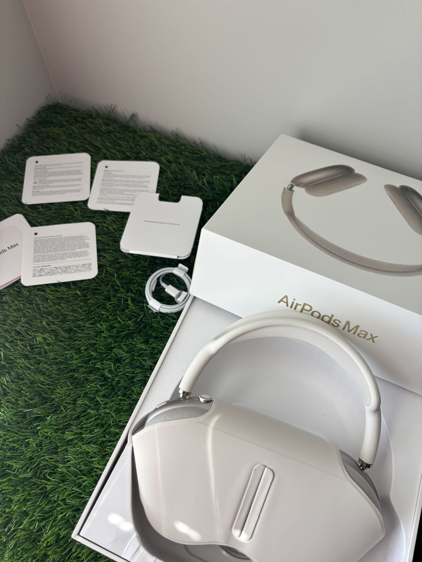 AirPods Max, Starlight, New In Box