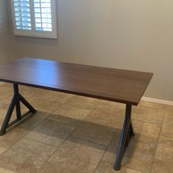 Solid Table