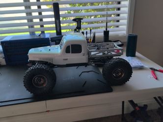 Rc rock crawler 1/10 scale