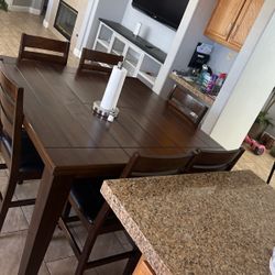 Dinette table