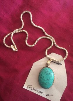 Silver chain with turquoise pendant