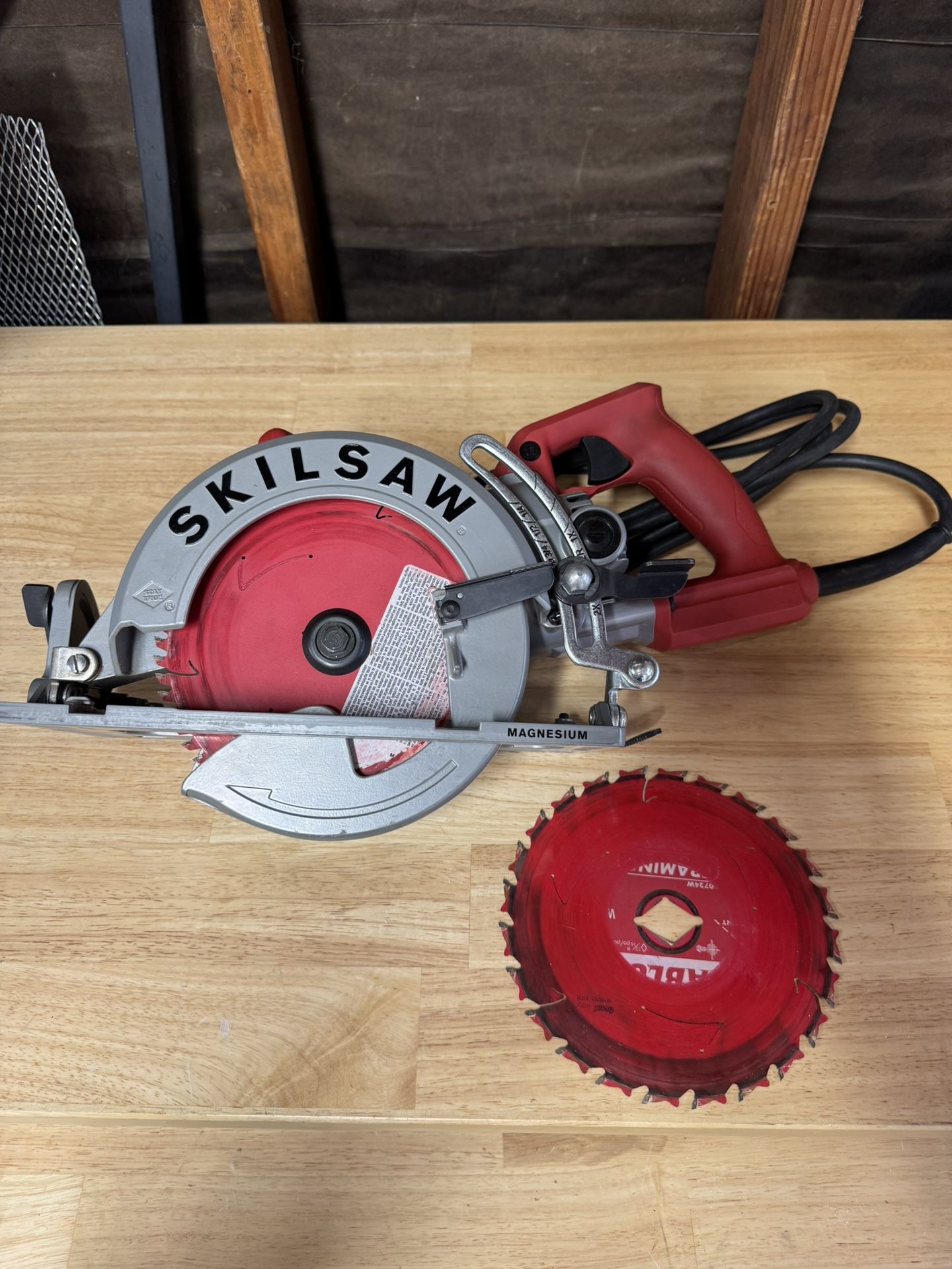 Skilsaw Mag 77