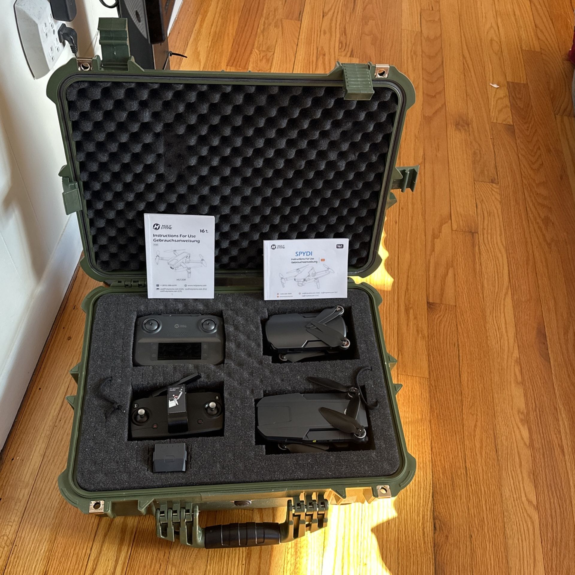 Holy Stone HS720R 3 Axis Gimble And Holy Stone Video Drone
