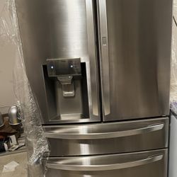 Refrigerator 