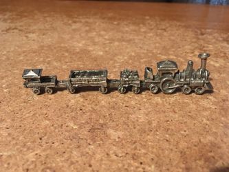 Miniature pewter train for cars engine cold bucket caboose 4 in