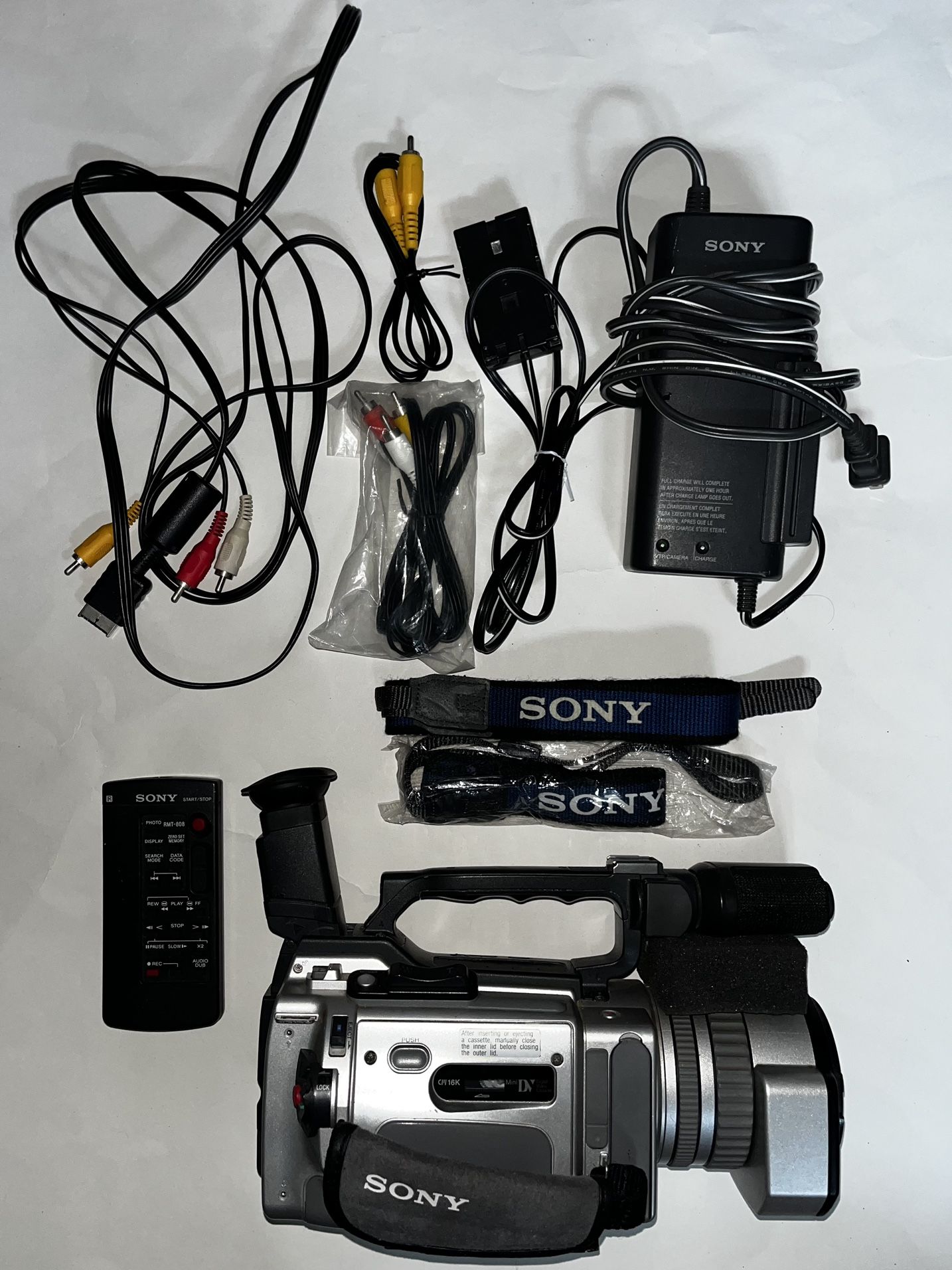 Sony Handycam DCR-VX2000 Camera VINTAGE