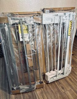 Extra Wide Pet Gate / Safety Baby Gate - Fits Openings 29” - 49”