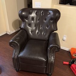 Chairs & Coffee Table