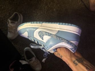 Baby blue bandanna, Nike dunks