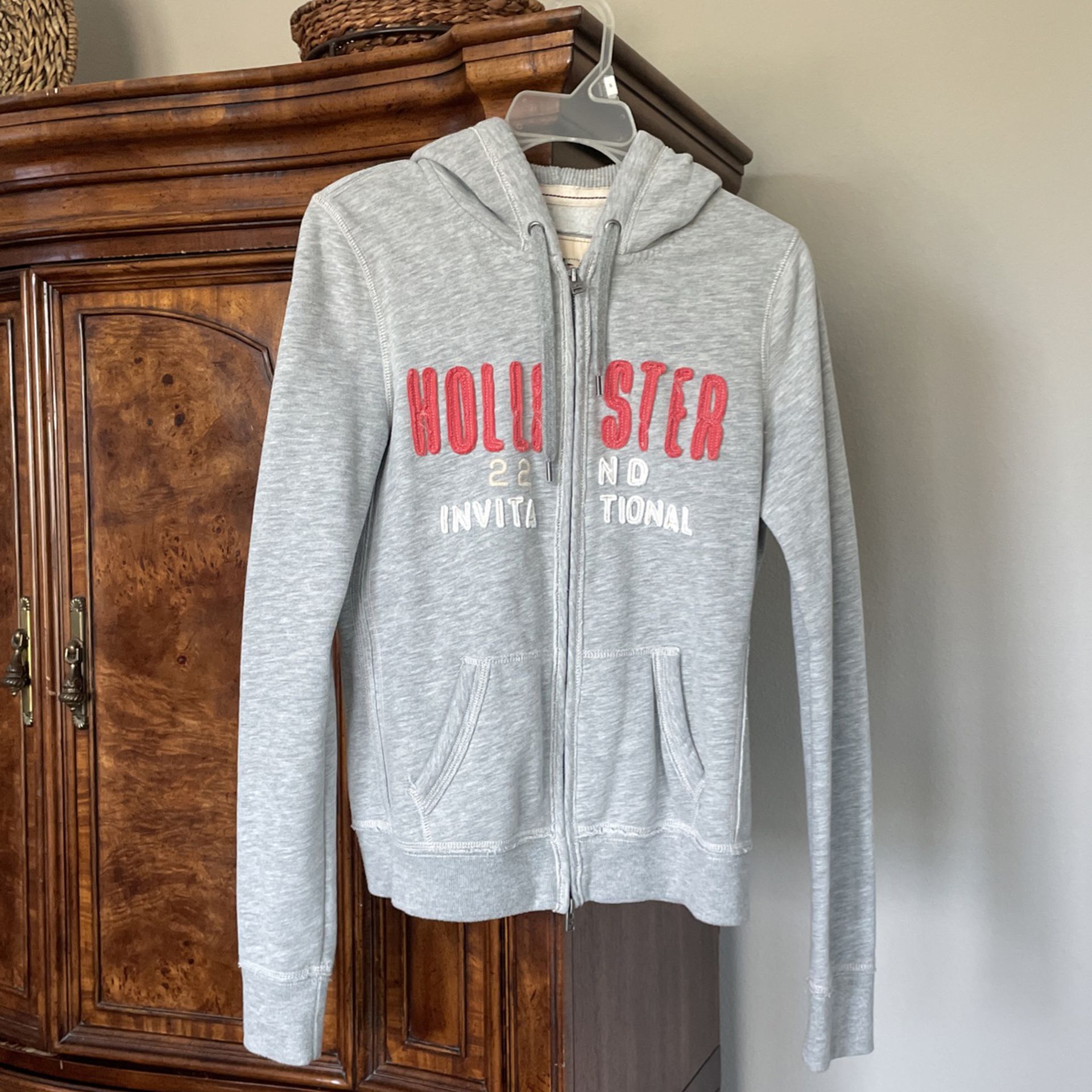 Hollister Gray hoodie size L