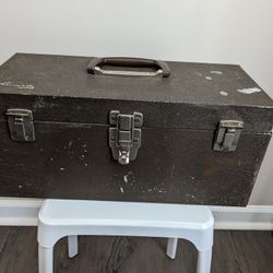 Kennedy 16 Inch Wide Vintage Toolbox 
