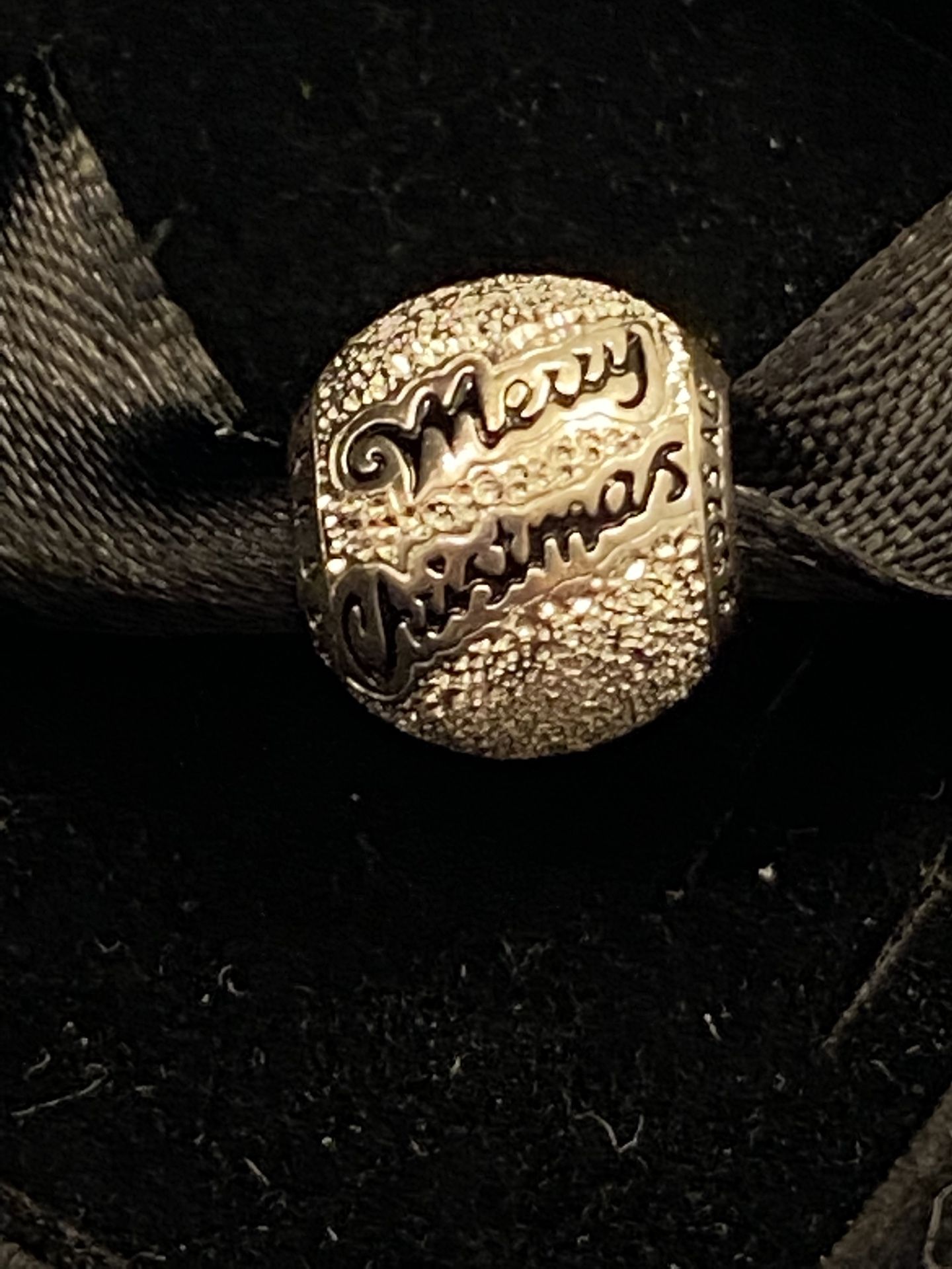 PANDORA Retired “Merry Christmas” Charm🎄