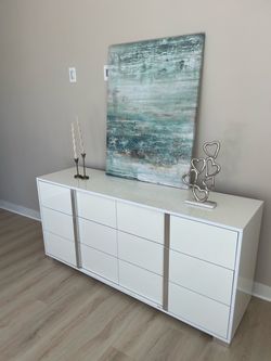 Modern White Gloss 9-Drawer Dresser