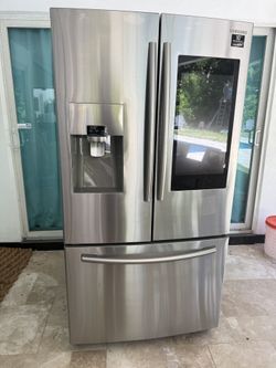 Samsung smart Fridge With Digital Screen - Family hub -For Sale 