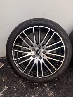 Mercedes-Benz Alloy Wheel with Bridgestone Tire