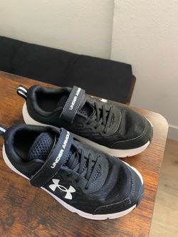 Kids boys under armor shoes
