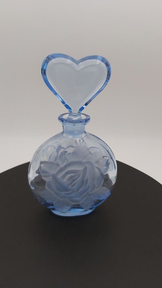 Beautiful Royal Crystal Perfume Bottle With Embossed Roses & Heart Shaped Stopper