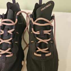 Nike React Sneakers Size 6 Adult