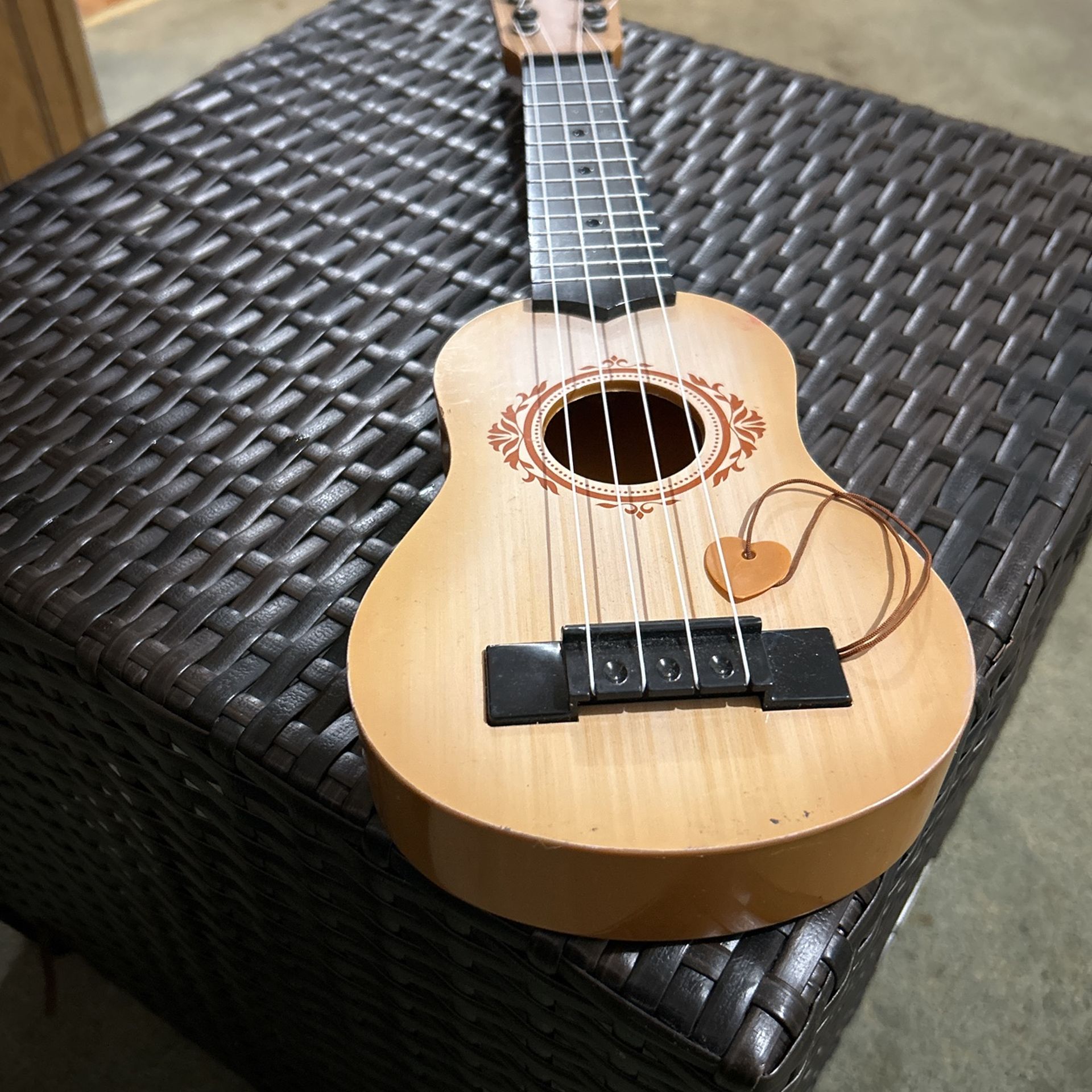 Mini guitar