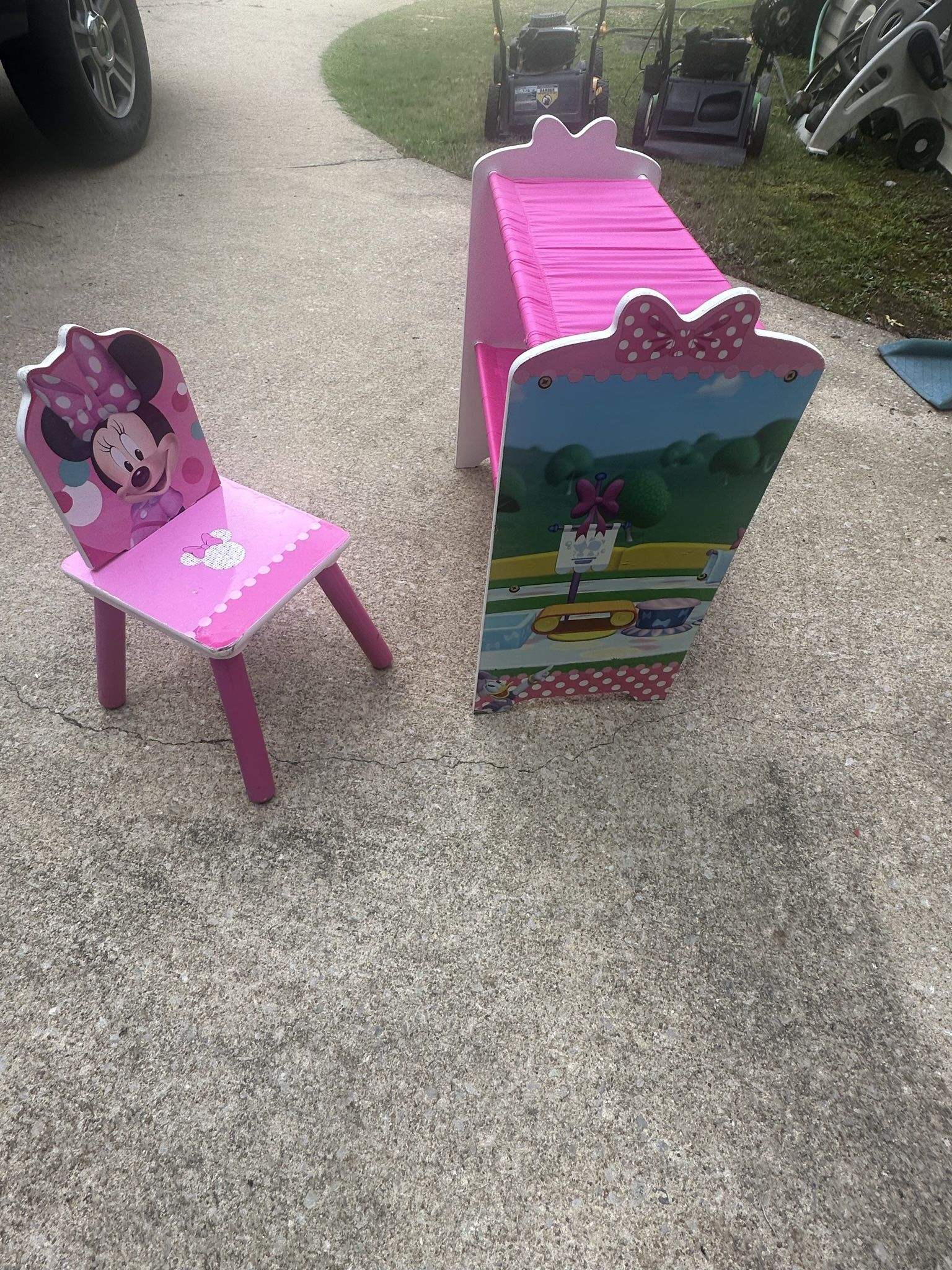 Minnie Mouse Bookshelf And Chair