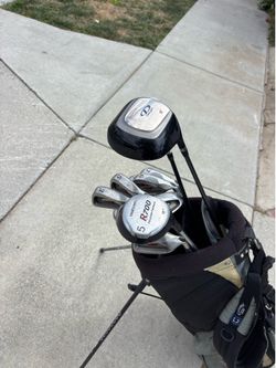 Callaway golf bag with clubs, right handed