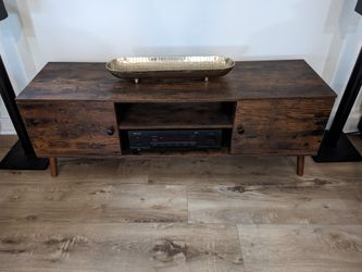 TV Stand / Entertainment Center