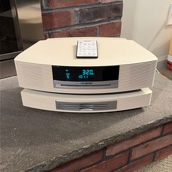 Bose Wave Music System CD AM/FM Radio AWRCC2 + 3 Disc Multi CD Changer with Remote