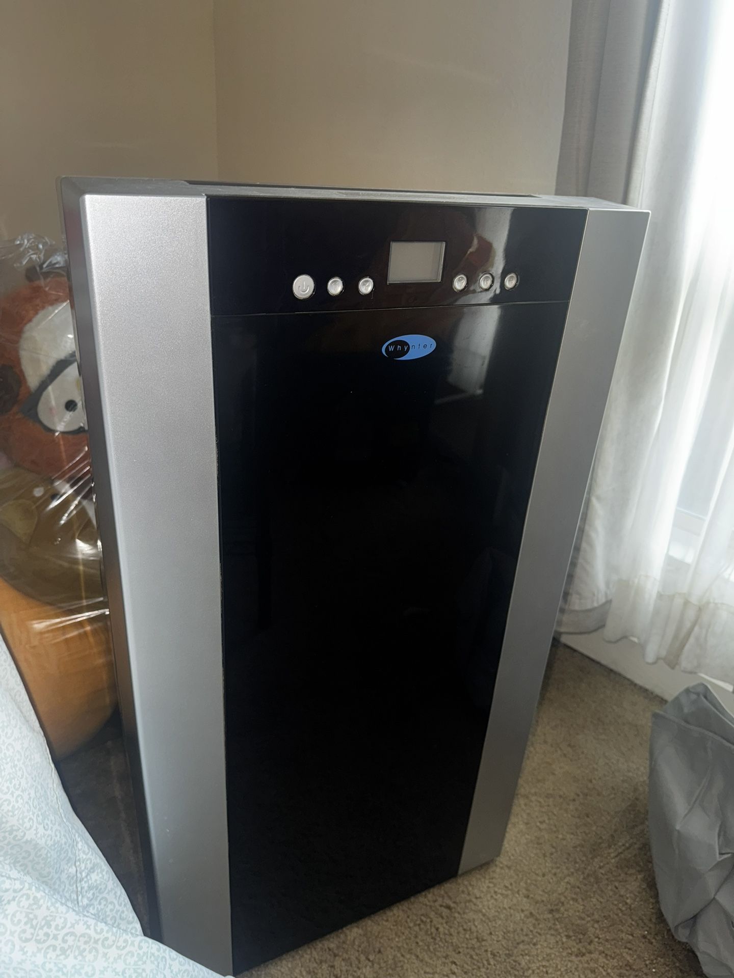 Portable Whynter AC unit