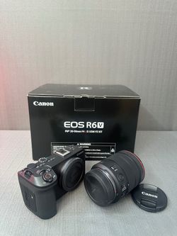 Canon EOS R6 V Mirrorless Camera with 20-50mm f/4 Lens