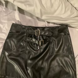Black faux leather mini skirt   Size Large 