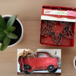 Snowflakes And Trucks Cookie Cutters 