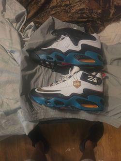 Ken Griffey Junior Nike Air Max Swoosh
