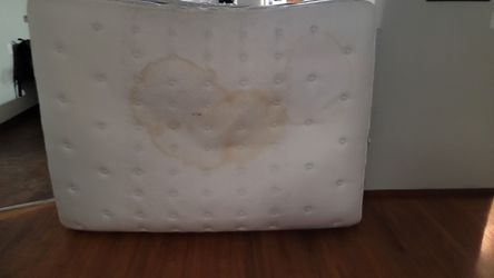 *FREE* QUEEN MATTRESS