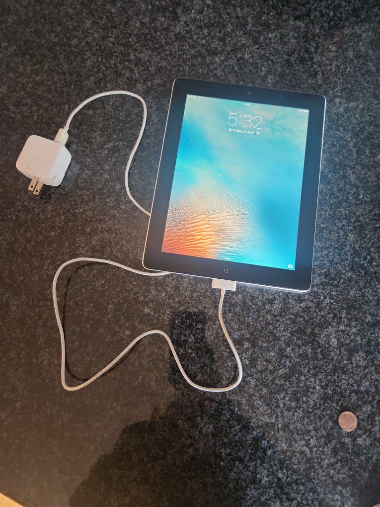 Apple Ipad With Charger