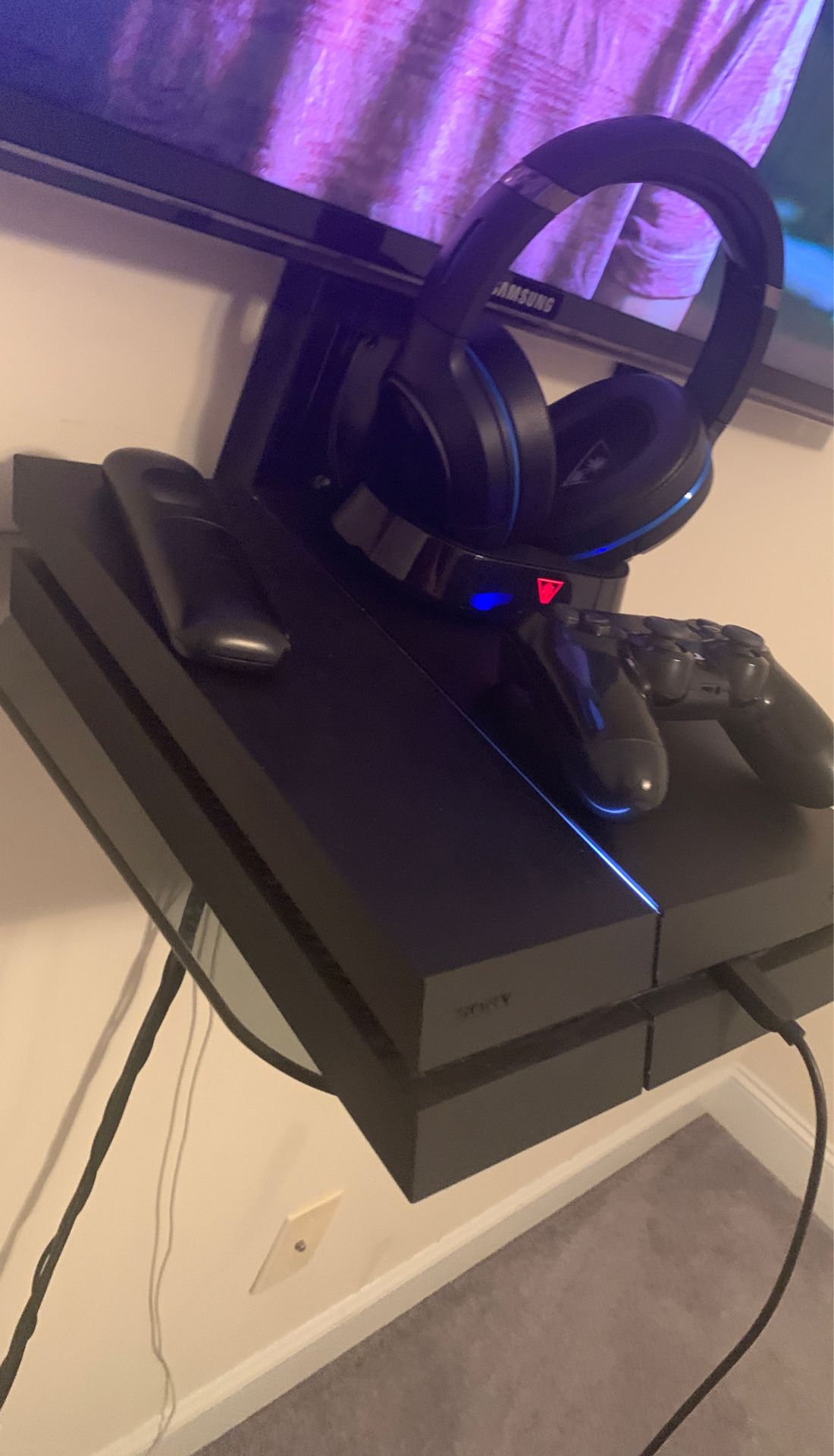 Ps4, Turtle beach headset and ps4 controller