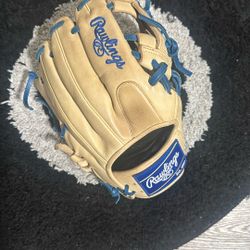 Selling My Rawlings Gold Glove Elite