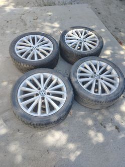 Volkswagen rims sz  17 inch w caps