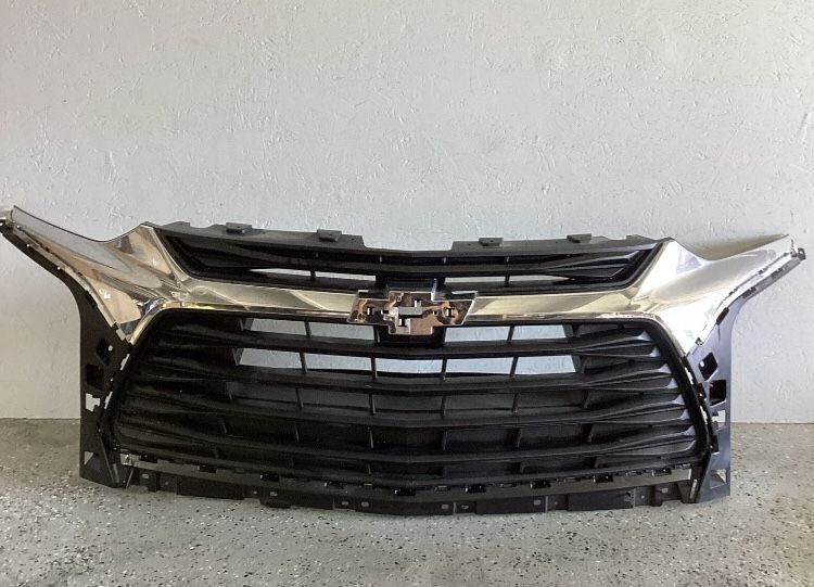 2021 2022 CHEVROLET BLAZER GRILLE USED OEM (contact info removed)74