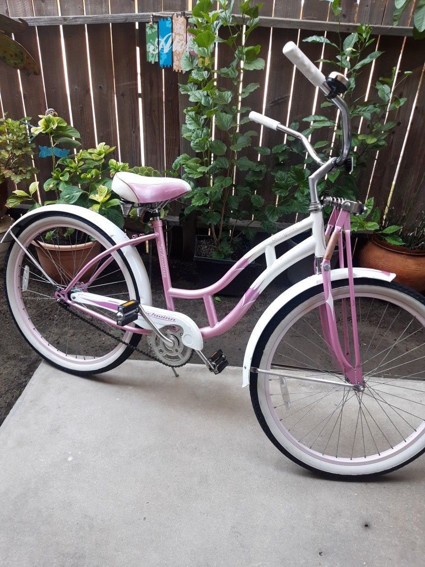 26 INCHES (SCHWINN DRIFTER)GIRLS & LADIES BEACH CRUISER BIKE. 