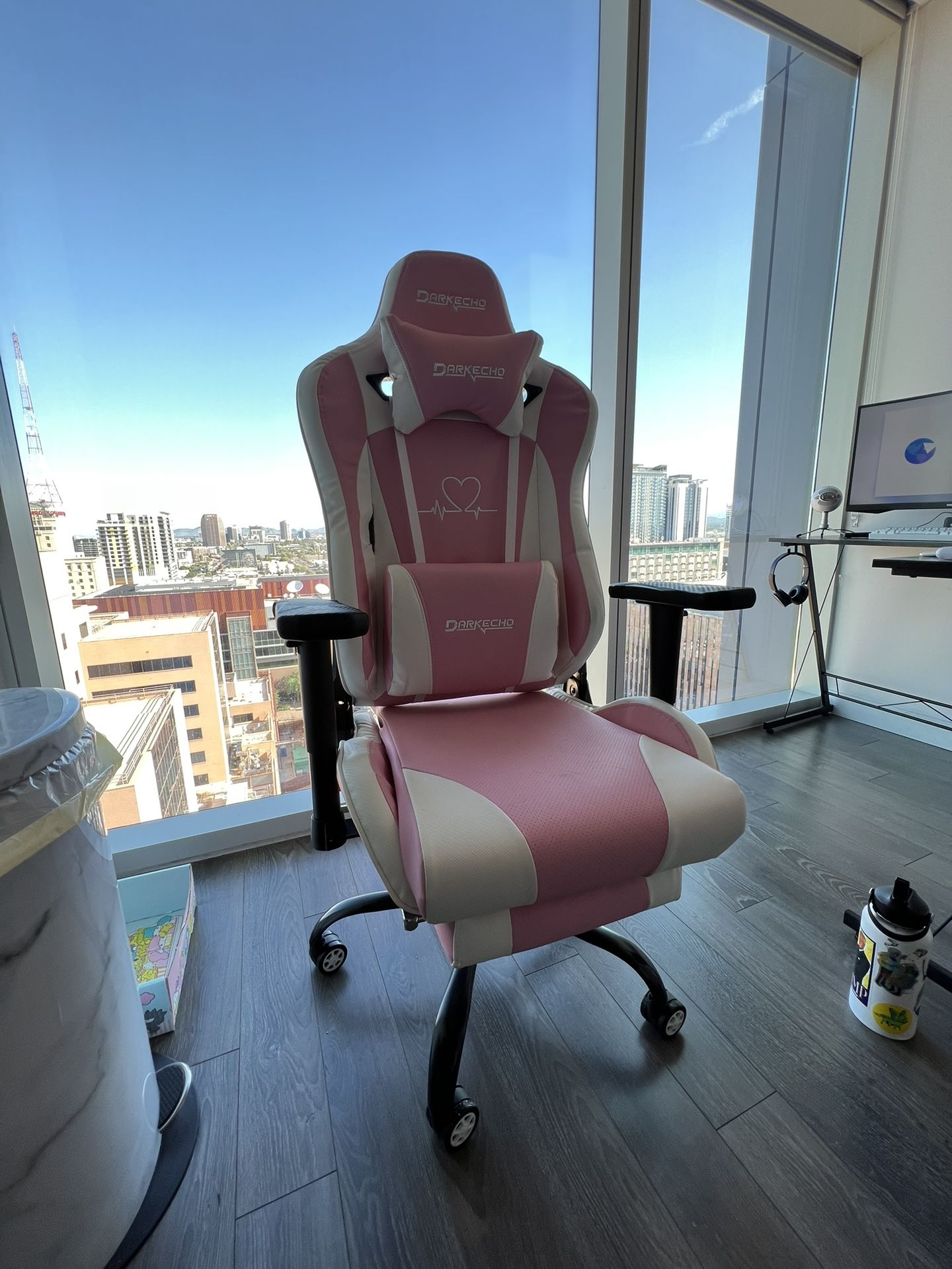 Pink Dark Echo Gaming Chair for Sale in Phoenix, AZ OfferUp