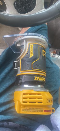 20v brushless Dewalt router