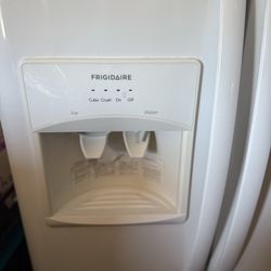Frigidaire Refrigerator 