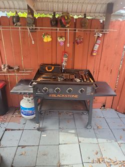 Blackstone Griddle + Cover + Spatulas