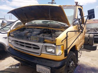 2000 Ford  E350 For Parts