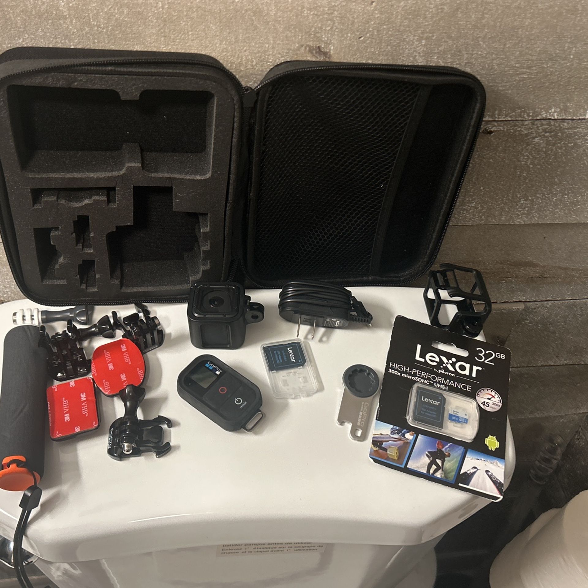 GoPro Hero 4 With Accessories