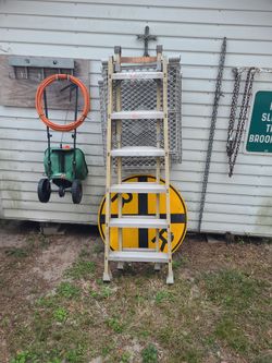 8 Foot Adjustable Step Ladder